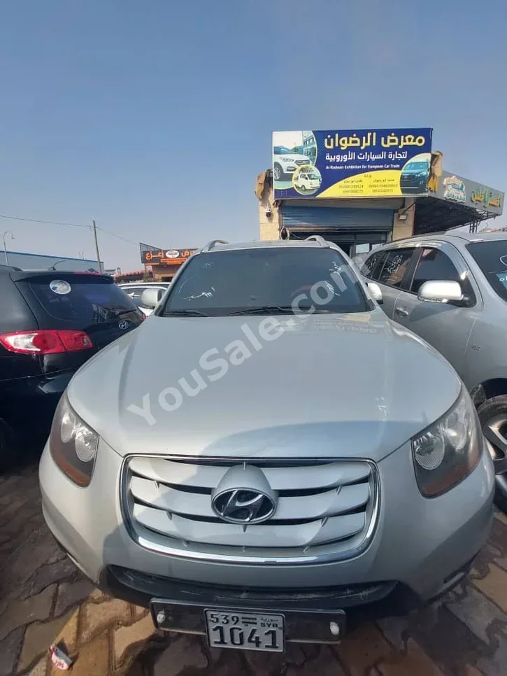 Hyundai Santa Fe 2009 Automatic 180,000 km 4 Cylinder FWD SUV Silver Diesel