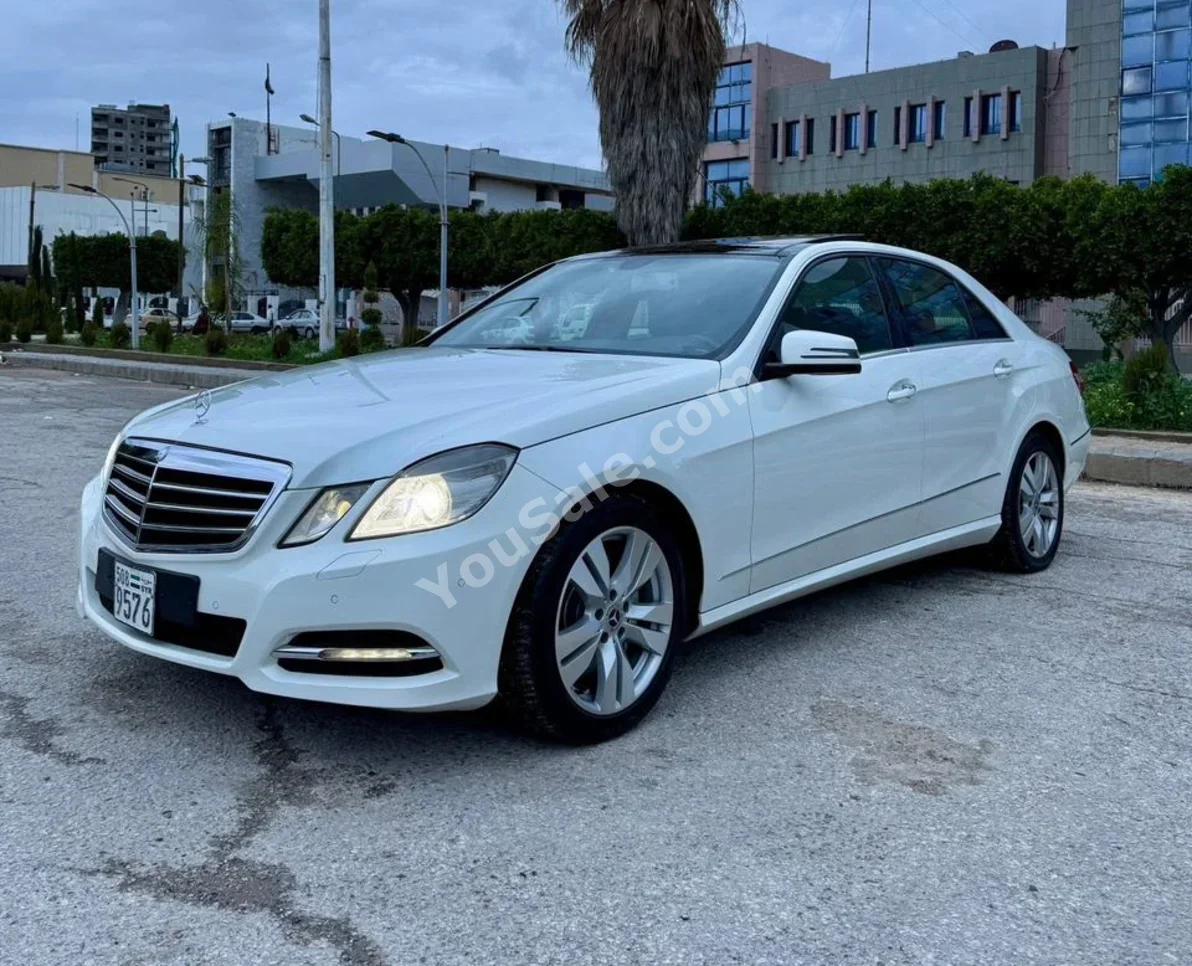 Mercedes-Benz E-Class 350 2011 Automatic 153,000 km 6 Cylinder RWD Sedan White Gasoline