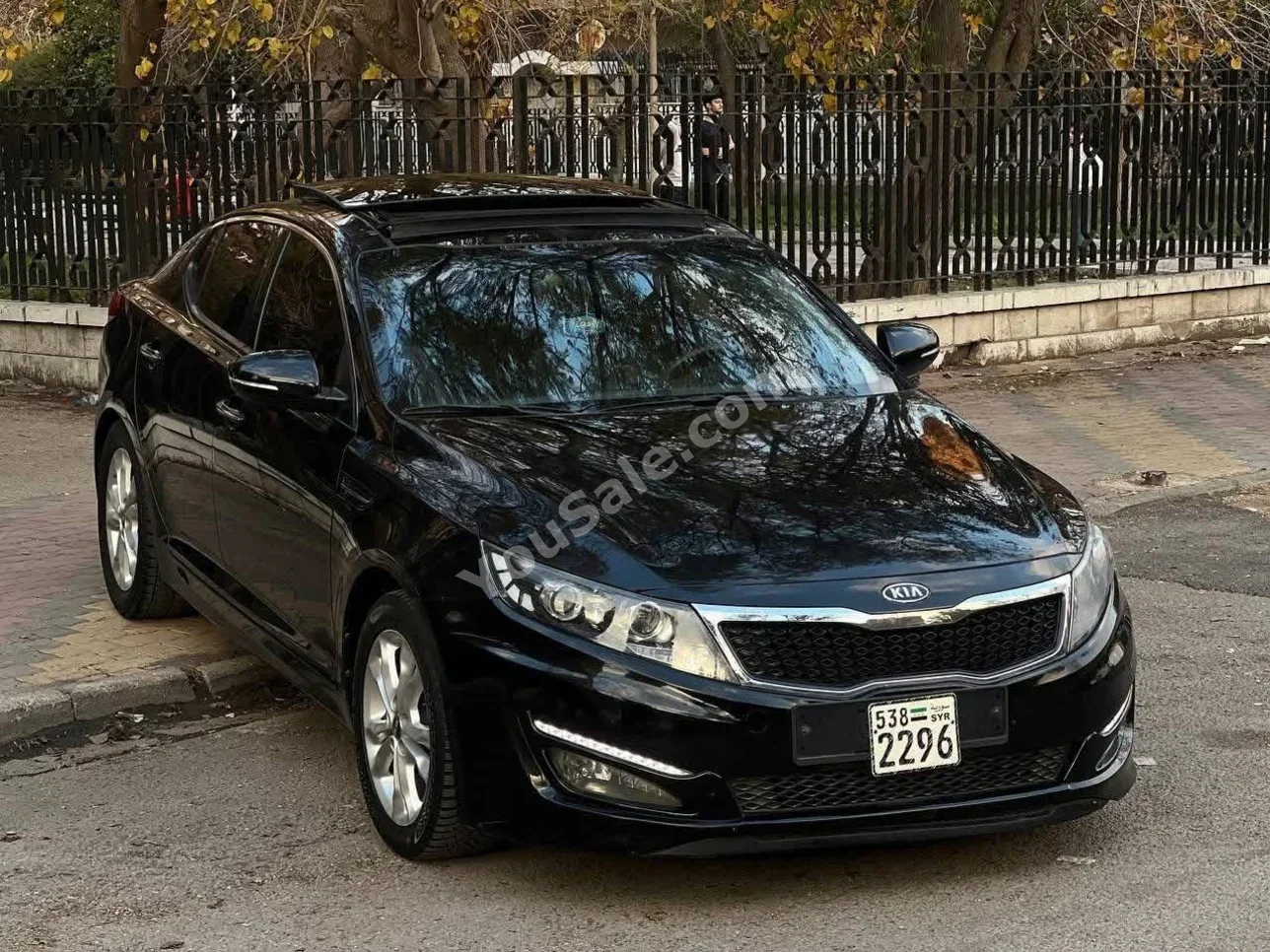 Kia K5 2012 Automatic 120,000 km 4 Cylinder FWD Sedan Black Gasoline