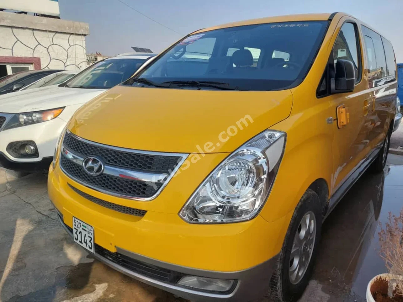 Hyundai Van H1 2010 Manual 165,000 km 4 Cylinder RWD Van / Bus Yellow Diesel