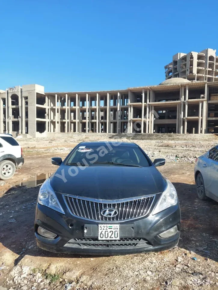Hyundai Grandeur 2012 Automatic 123,000 km 4 Cylinder FWD Sedan Black Gasoline