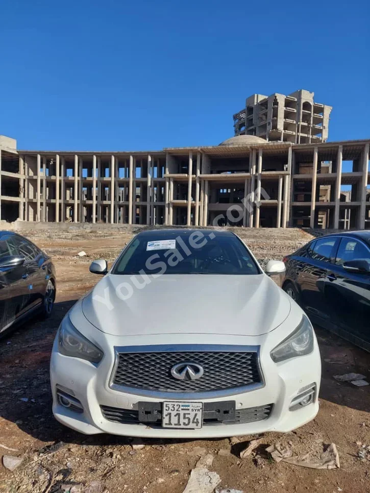 Infiniti Q 50 2013 Automatic 125,000 km 4 Cylinder FWD Sedan White Diesel