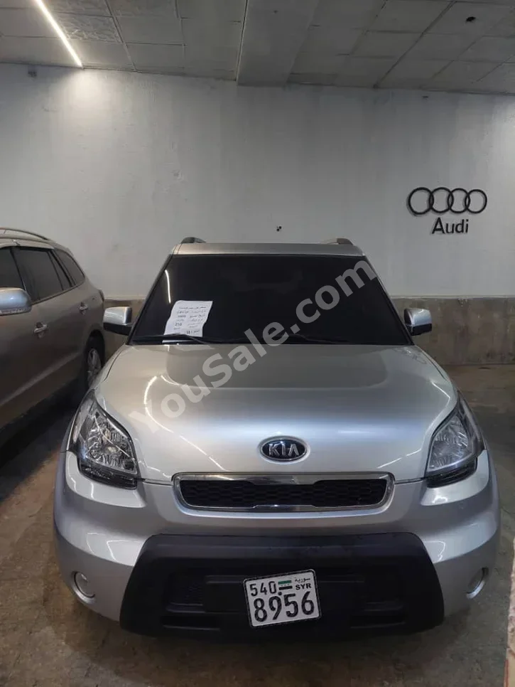 Kia Soul 2009 Automatic 210,000 km 4 Cylinder FWD Hatchback Silver Gasoline