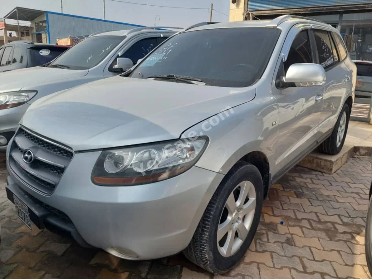 Hyundai Santa Fe 2009 Automatic 166,000 km 4 Cylinder FWD SUV Silver Diesel