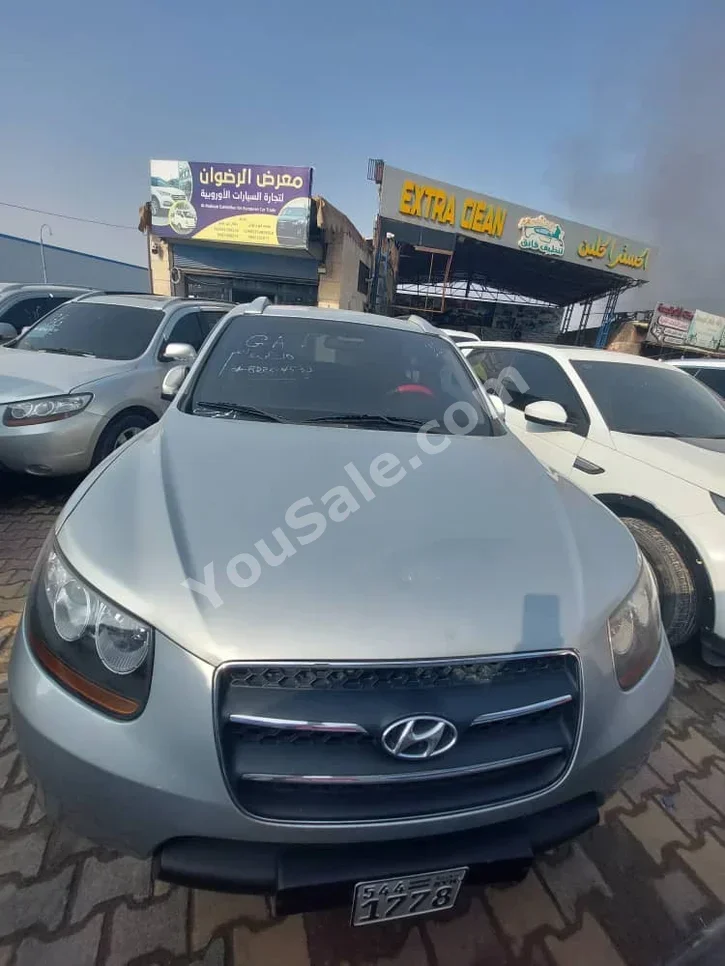 Hyundai Santa Fe 2009 Automatic 134,000 km 4 Cylinder FWD SUV Silver Diesel