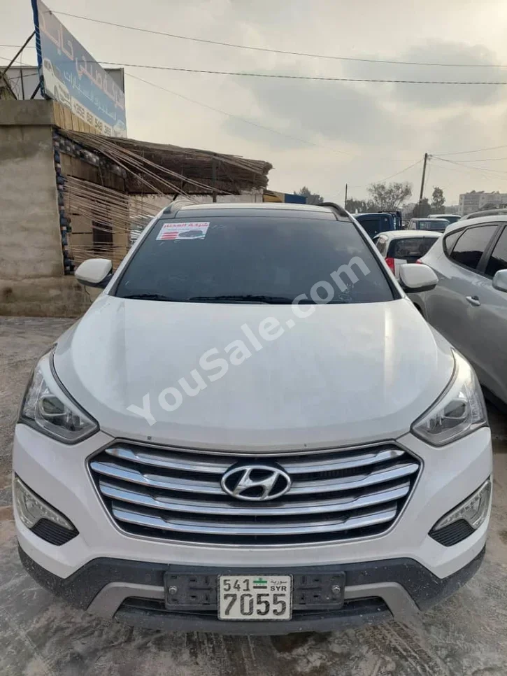Hyundai  Veracruz  2015  Automatic  144,000 km  4 Cylinder  FWD  SUV  White  Diesel