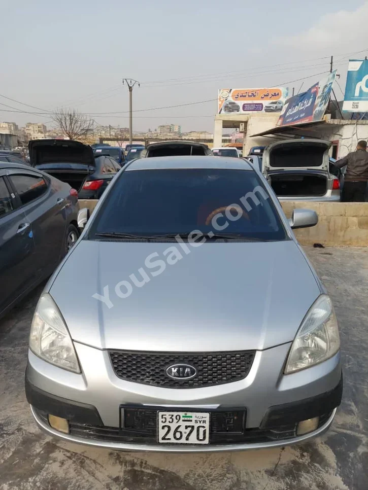Kia Pride 2005 Automatic 175,000 km 4 Cylinder FWD Sedan Silver Gasoline