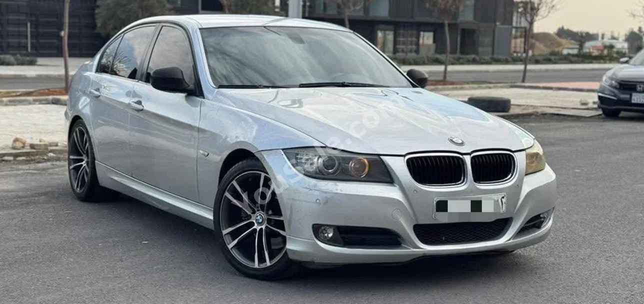 BMW 3-Series 330i 2007 Automatic 80,000 km 4 Cylinder RWD Sedan Gray Gasoline