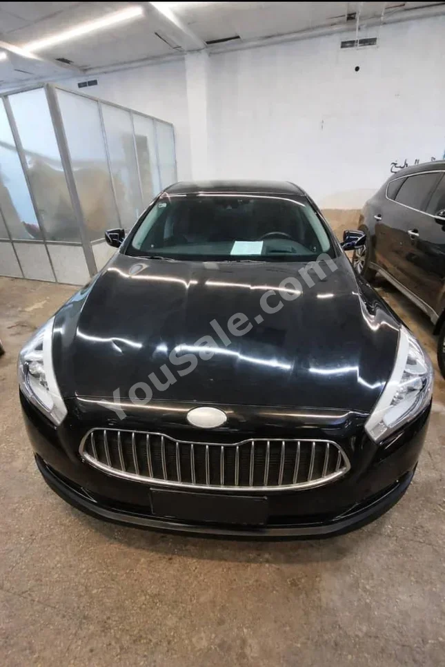 Kia Quoris 2013 Automatic 128,000 km 4 Cylinder FWD Sedan Black Gasoline