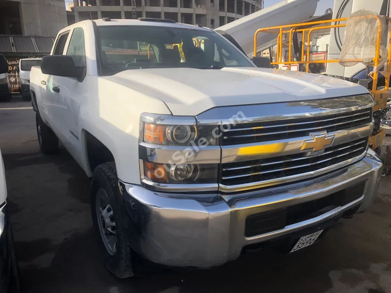 Chevrolet Silverado 2016 Automatic 400,000 km 6 Cylinder 4WD Pick Up White Gasoline
