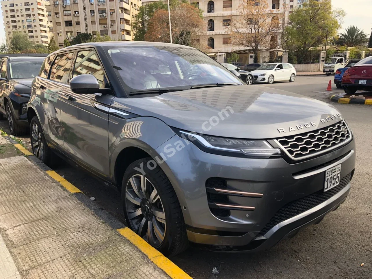 Land Rover Range Rover Vogue 2022 Automatic 63,000 km 4 Cylinder AWD SUV Gray Gasoline