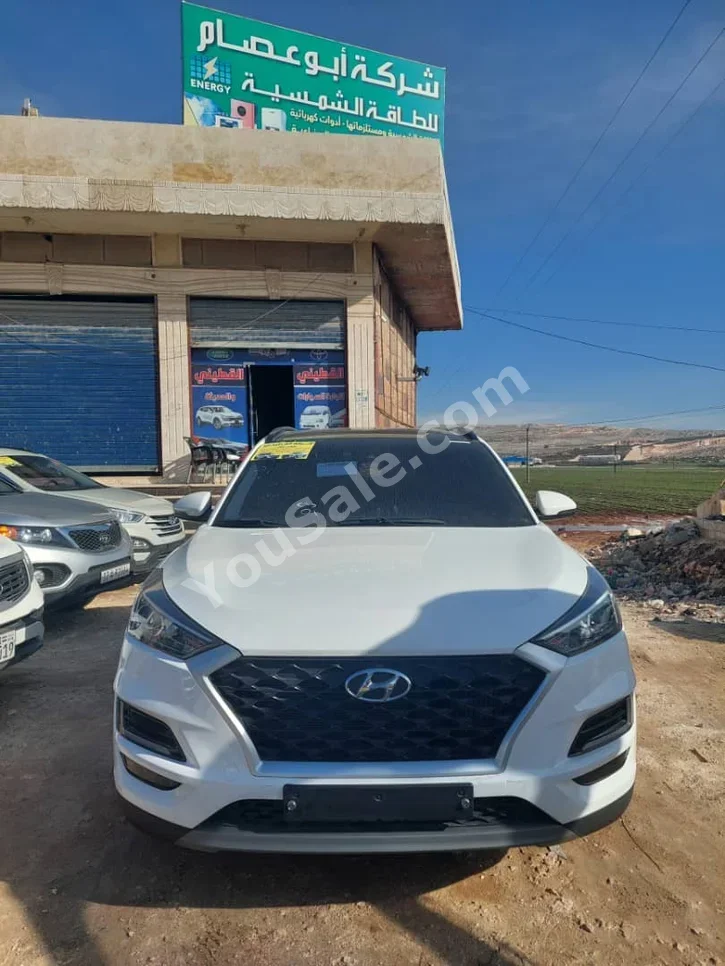 Hyundai Tucson 2019 Automatic 70,000 km 4 Cylinder FWD SUV White Diesel