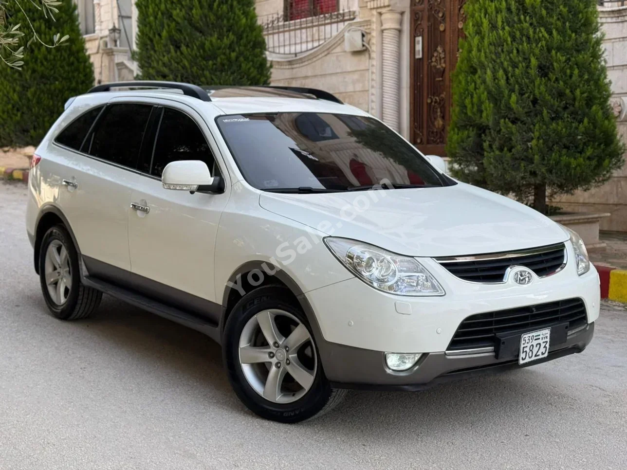 Hyundai  Veracruz  2009  Automatic  172,000 km  6 Cylinder  RWD  SUV  White  Gasoline