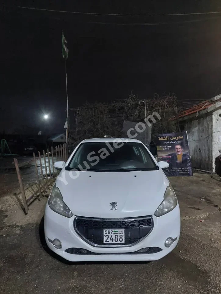 Peugeot 208 2014 Manual 125,000 km 4 Cylinder FWD Hatchback White Diesel