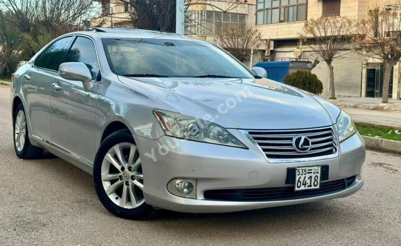 لكزس اي اس 350 2010 اتوماتيك 186,000 كم 6 سلندر دفع خلفي سيدان فضي بنزين