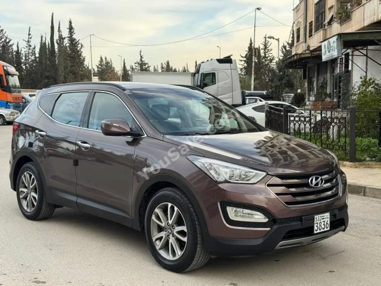 Hyundai  Santa Fe  2013  Automatic  146,000 km  4 Cylinder  AWD  SUV  Brown  Gasoline