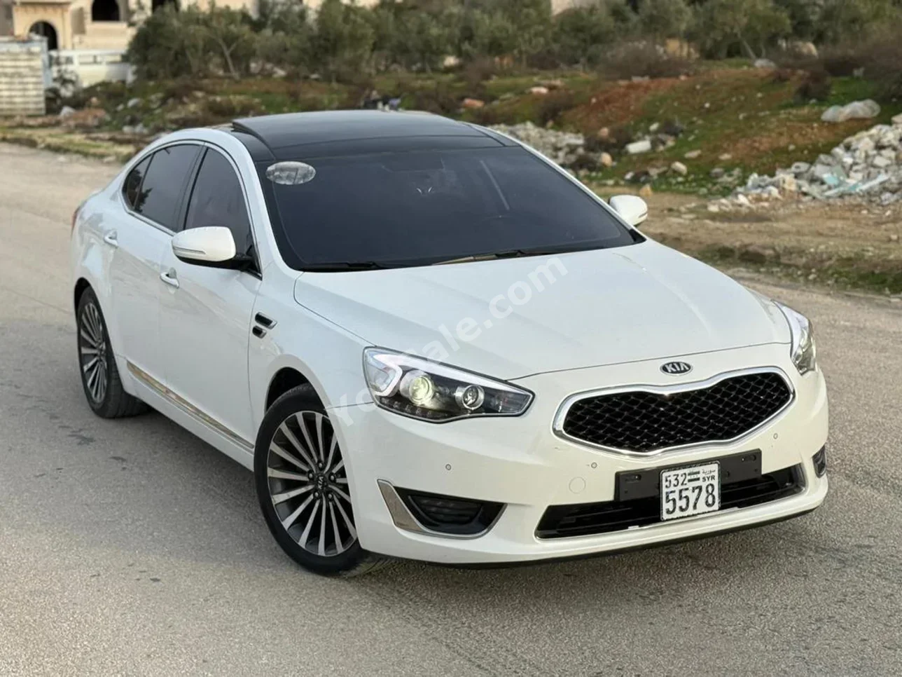 Kia K7 2013 Automatic 128,000 km 4 Cylinder FWD Sedan White Gasoline