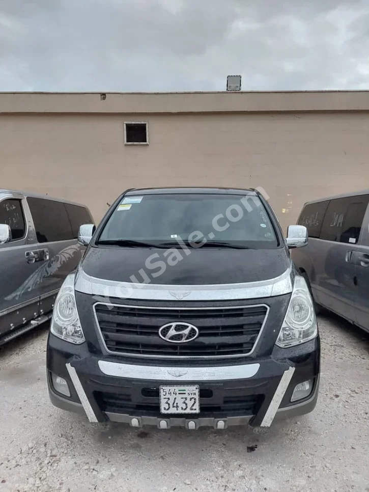 Hyundai  Van H1  2016  Automatic  204,000 km  4 Cylinder  RWD  Van / Bus  Black  Diesel