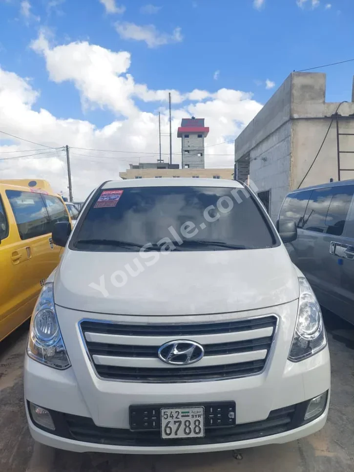 Hyundai  Van H1  2015  Automatic  149,000 km  4 Cylinder  RWD  Van / Bus  White  Diesel