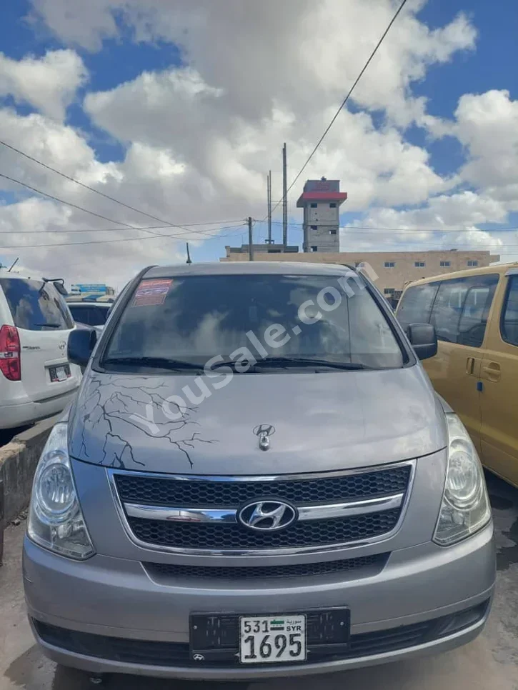 Hyundai  Van H1  2011  Manual  124,000 km  4 Cylinder  RWD  Van / Bus  Silver  Diesel