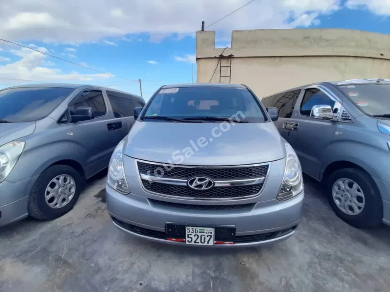 Hyundai  Van H1  2015  Automatic  114,000 km  4 Cylinder  RWD  Van / Bus  Silver  Diesel