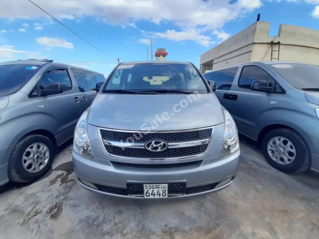 Hyundai  Van H1  2011  Automatic  214,000 km  4 Cylinder  RWD  Van / Bus  Silver  Diesel