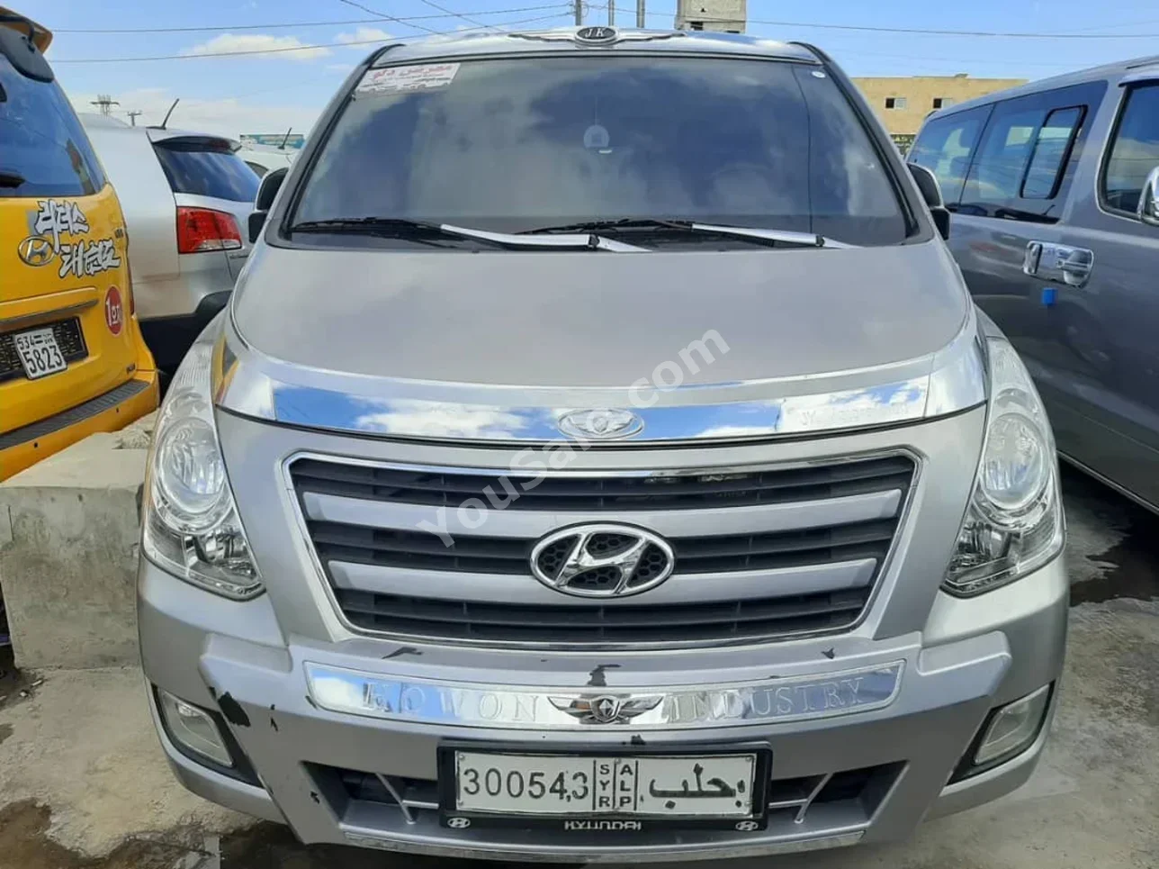 Hyundai  Van H1  2016  Automatic  197,000 km  4 Cylinder  RWD  Van / Bus  Silver  Diesel
