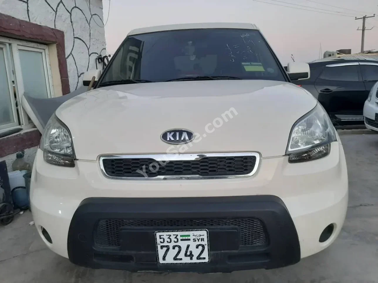Kia Soul 2011 Automatic 145,000 km 4 Cylinder FWD Hatchback Beige Diesel