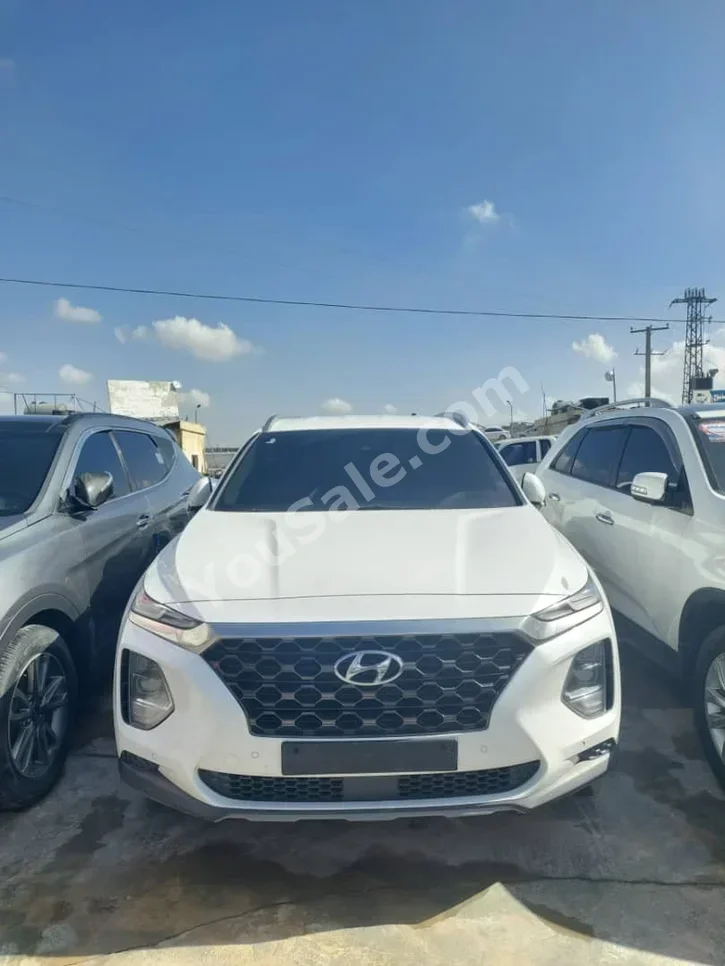 Hyundai Santa Fe 2018 Automatic 119,000 km 4 Cylinder FWD SUV White Diesel