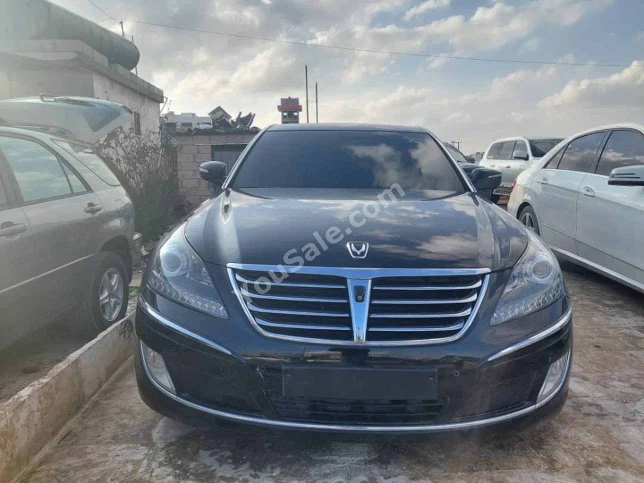 Hyundai  Equus  VS 500  2013  Automatic  106,000 km  6 Cylinder  RWD  Sedan  Black  Gasoline