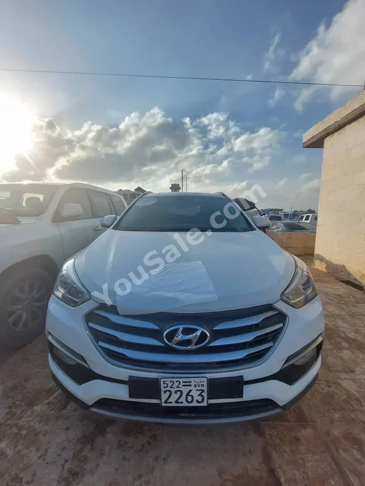 Hyundai Santa Fe 2016 Automatic 149,000 km 4 Cylinder FWD SUV White Gasoline
