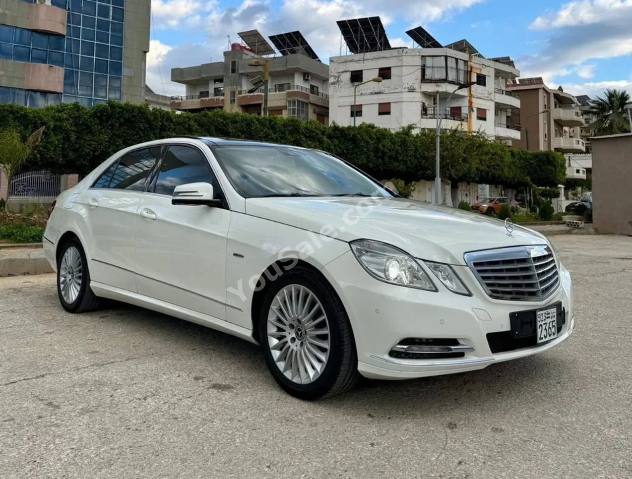 Mercedes-Benz E-Class 300 2012 Automatic 147,000 km 6 Cylinder RWD Sedan White Gasoline