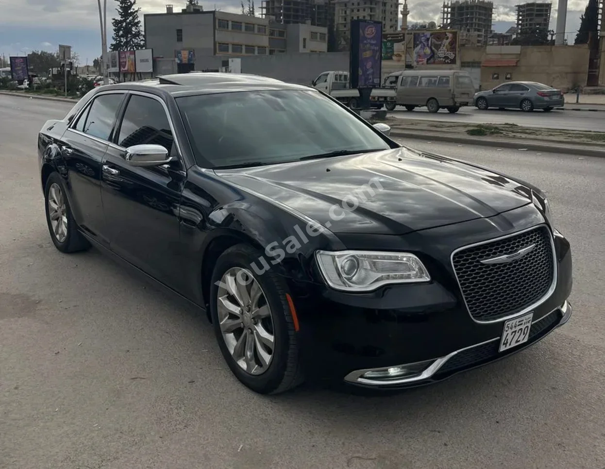 كرايسلر 300C 2020 اتوماتيك 96,000 كم 6 سلندر دفع كلي مستمر سيدان أسود بنزين