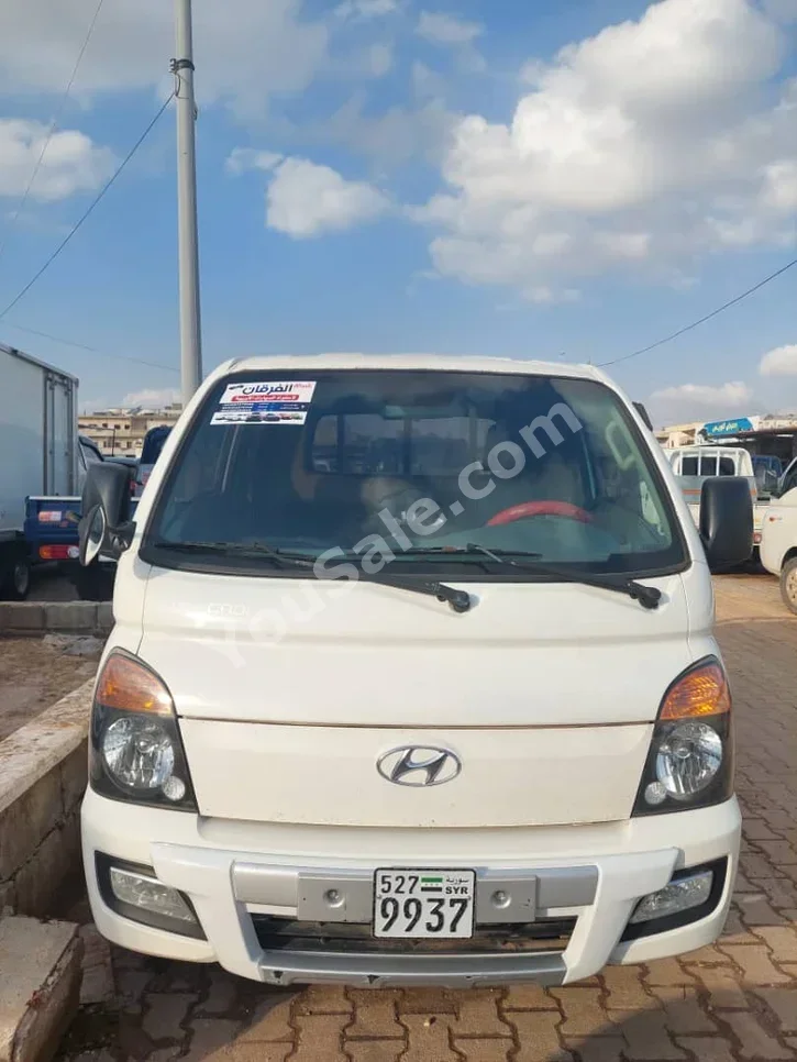 Hyundai Porter Porter 2016 Manual 198,000 km 4 Cylinder RWD Pick Up White Diesel
