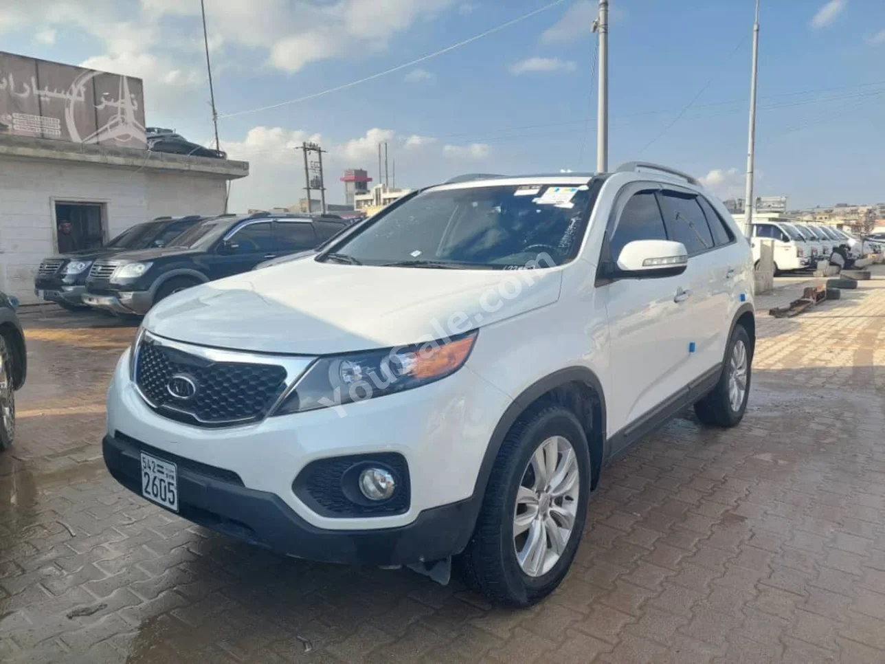 Kia Sorento 2011 Automatic 152,000 km 4 Cylinder FWD SUV White Diesel