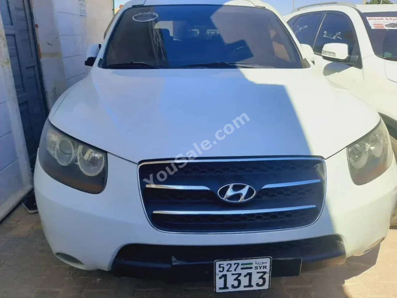 Hyundai Santa Fe 2008 Automatic 135,000 km 4 Cylinder FWD SUV White Diesel