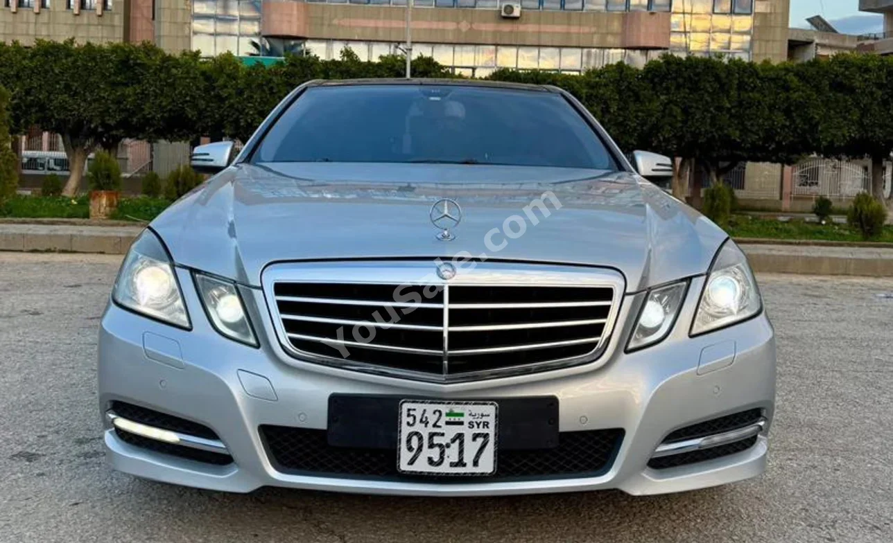 Mercedes-Benz E-Class 300 2011 Automatic 110,000 km 4 Cylinder RWD Sedan Silver Gasoline