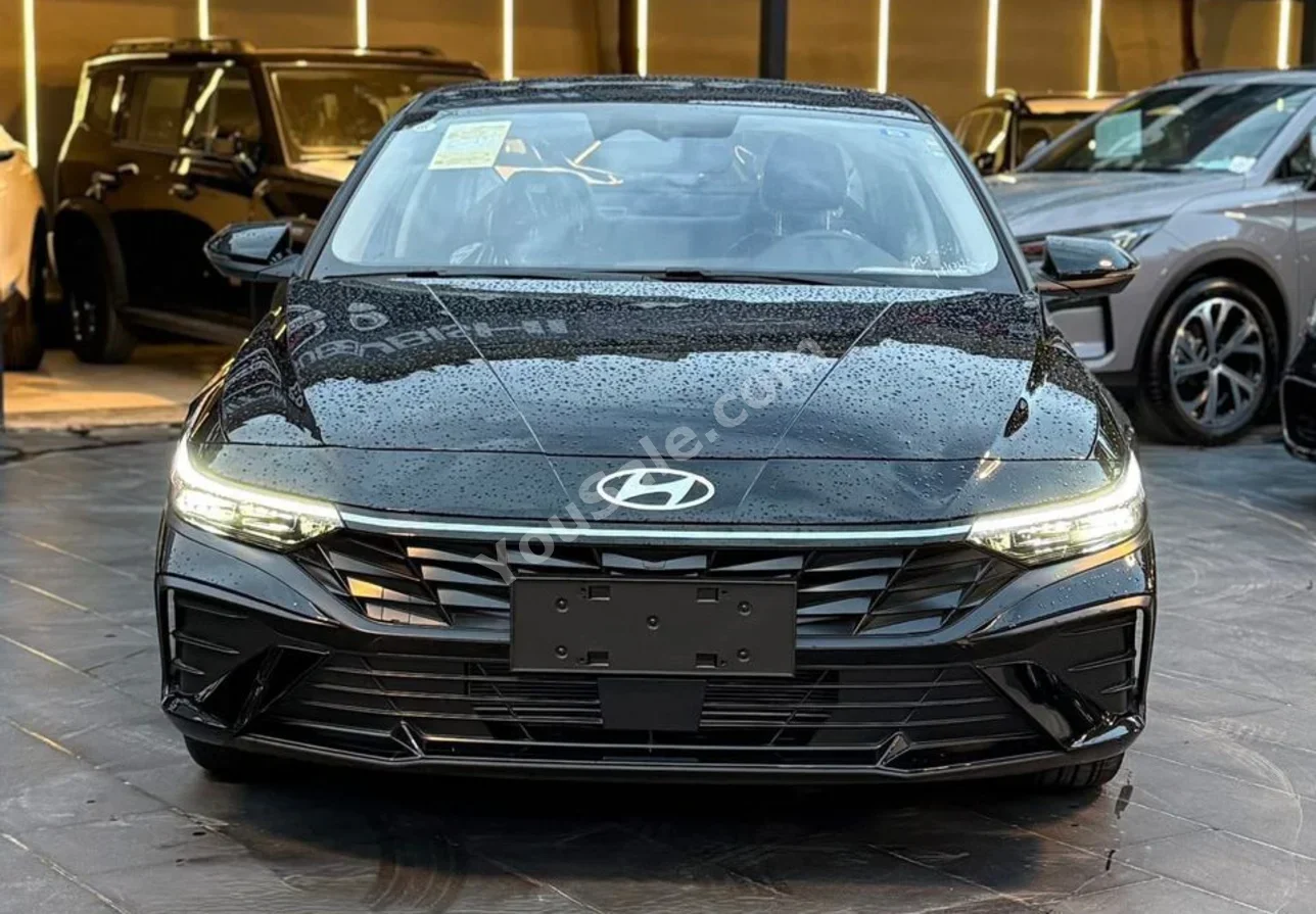 Hyundai Elantra 2025 Automatic 0 km 4 Cylinder FWD Sedan Black Gasoline