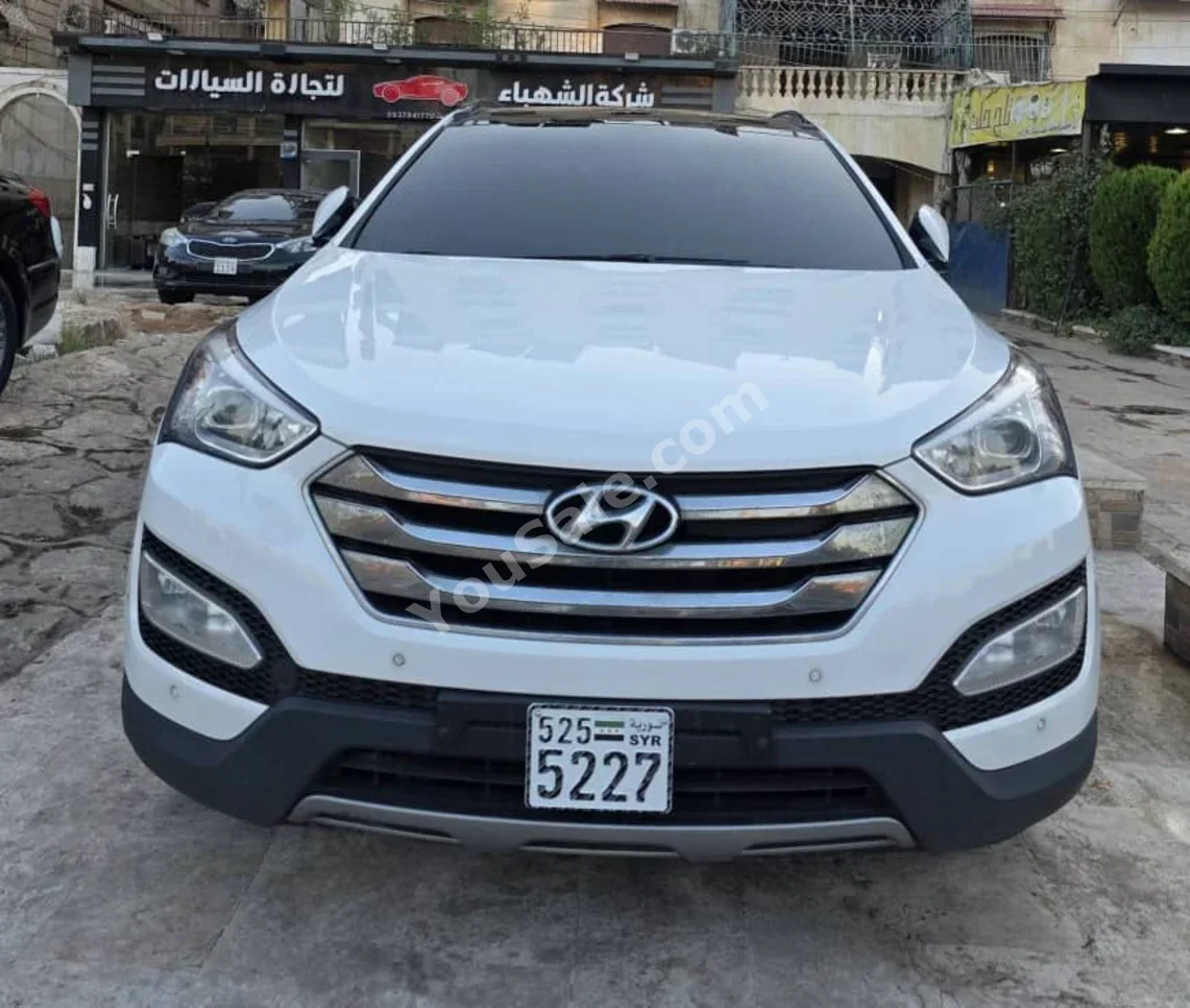 Hyundai Santa Fe 2014 Automatic 280,000 km 4 Cylinder FWD SUV White Diesel