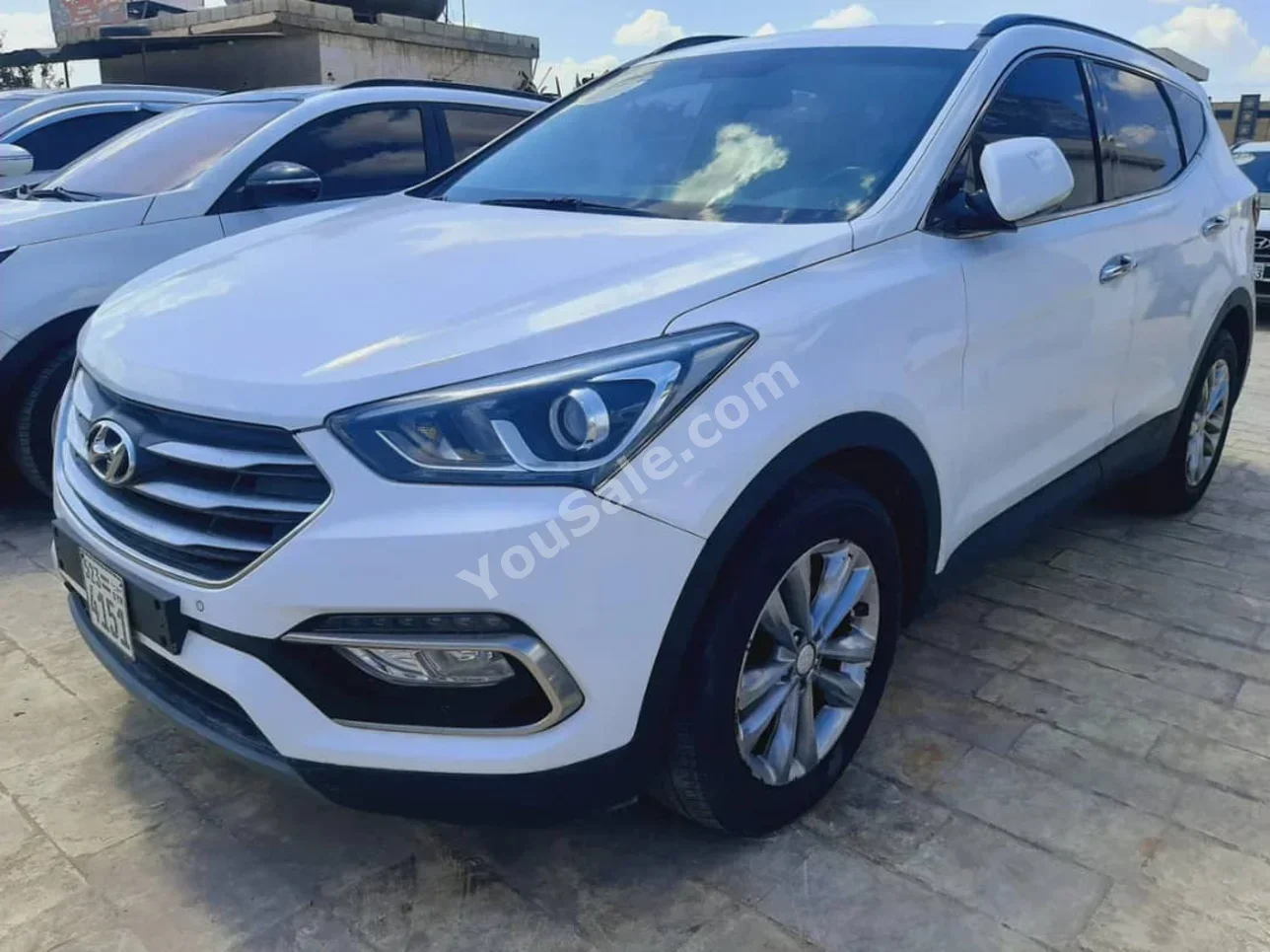 Hyundai Santa Fe 2018 Automatic 261,000 km 4 Cylinder FWD SUV White Diesel