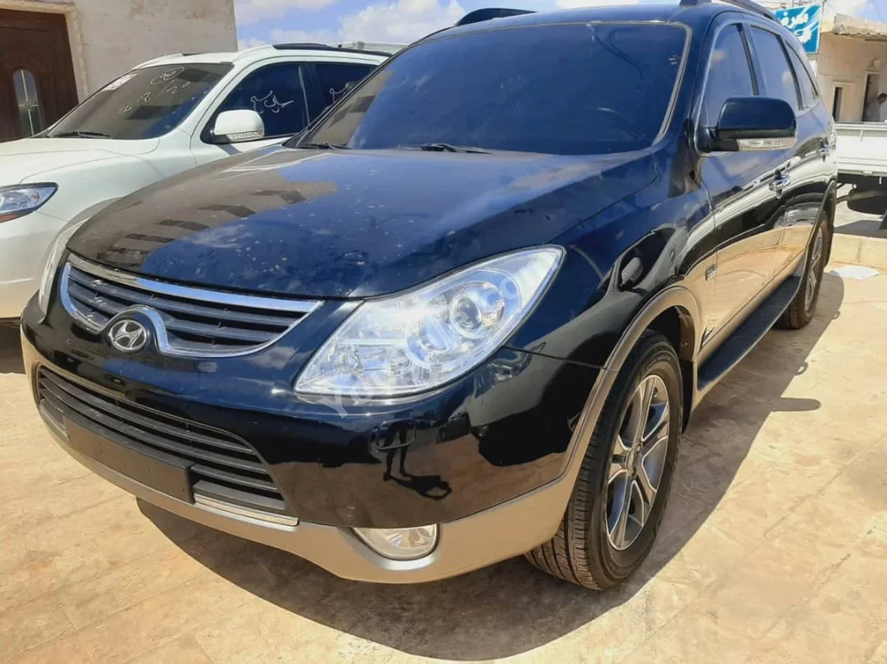 Hyundai Veracruz 2011 Automatic 293,000 km 4 Cylinder FWD SUV Black Diesel