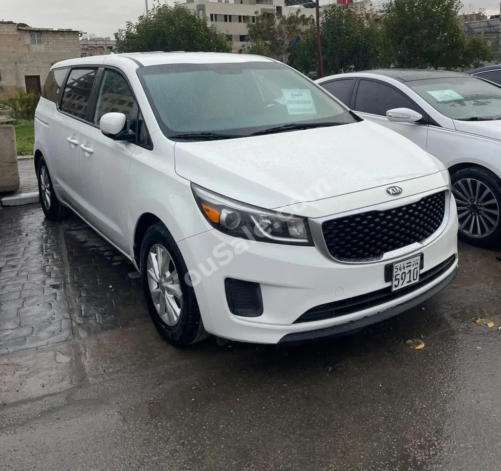 Kia Sedona 2016 Automatic 160,000 km 4 Cylinder AWD SUV White Gasoline