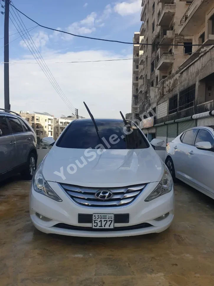 Hyundai Sonata 2011 Automatic 220,000 km 4 Cylinder FWD Sedan White Gasoline