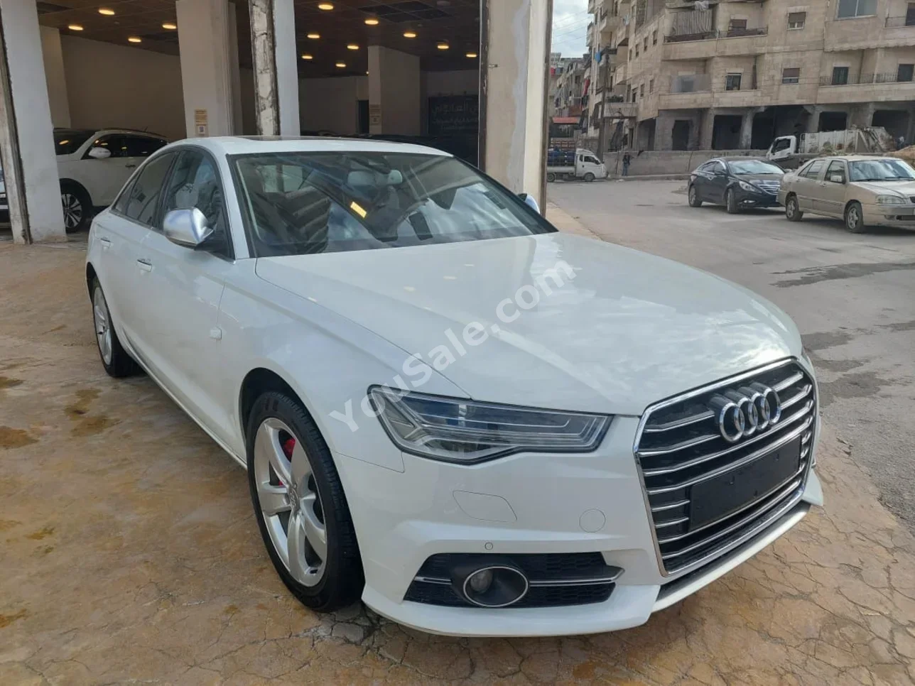 Audi A6 2013 Automatic 152,000 km 6 Cylinder RWD Sedan White Gasoline
