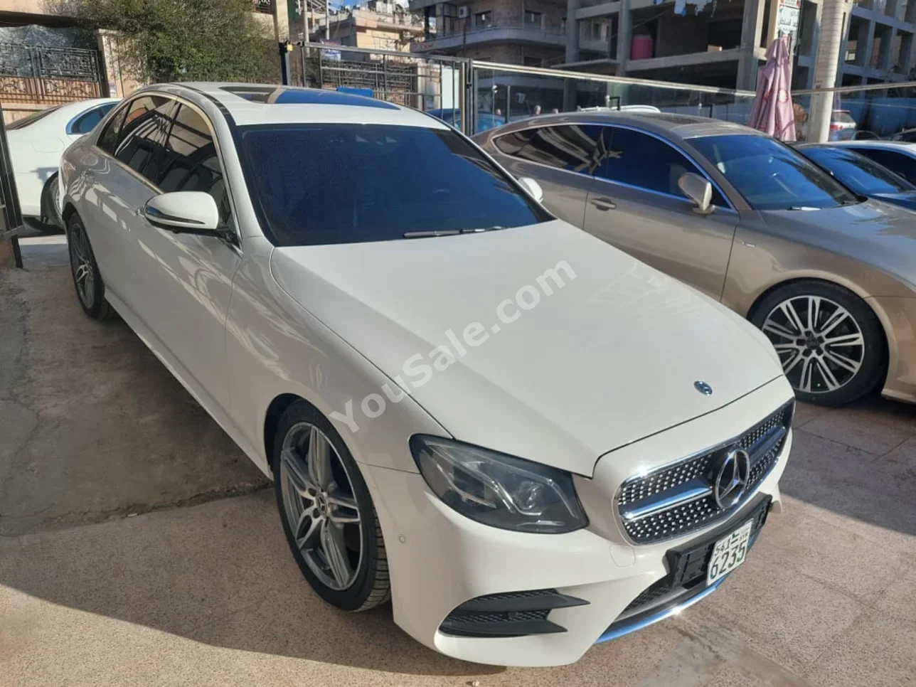Mercedes-Benz E-Class 300 2019 Automatic 45,000 km 6 Cylinder RWD Sedan White Gasoline