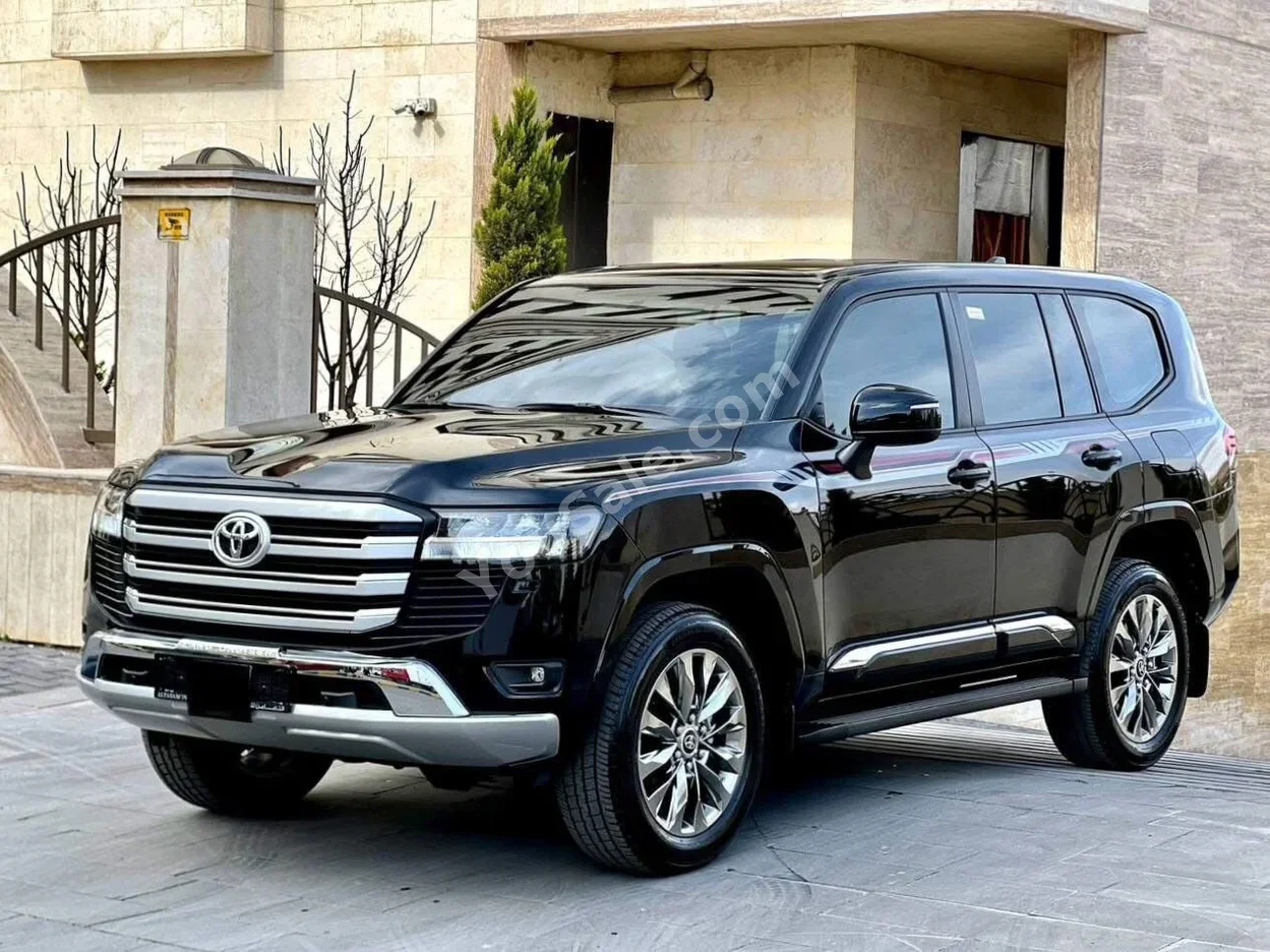 Toyota Land Cruiser GXR 2025 Automatic 900 km 6 Cylinder AWD SUV Black Gasoline