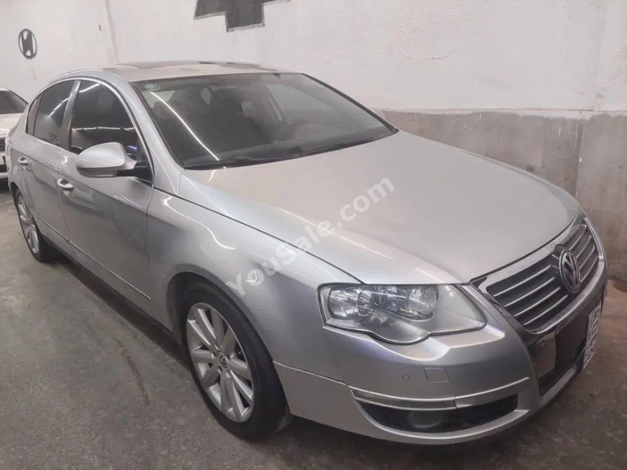 Volkswagen  Passat  2008  Automatic  124,000 km  6 Cylinder  RWD  Sedan  Silver  Diesel