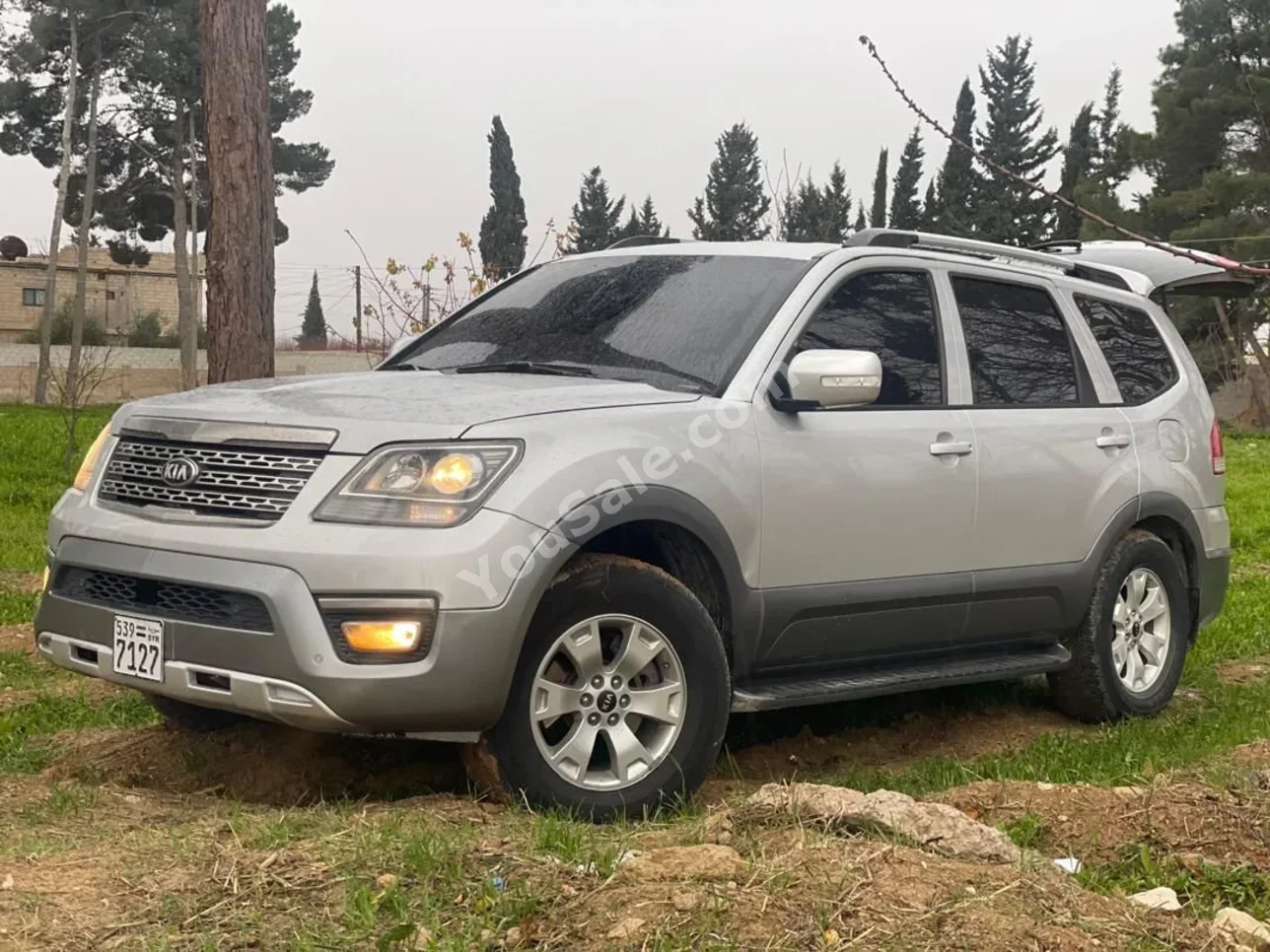 Kia Mohave 2017 Automatic 169,000 km 6 Cylinder AWD SUV Silver Gasoline