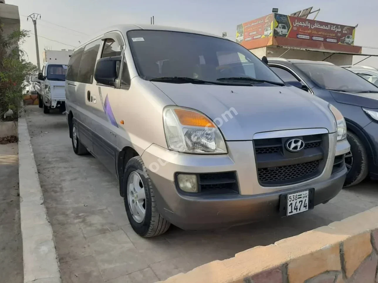 Hyundai Van H1 2004 Automatic 305,000 km 4 Cylinder RWD Van / Bus Silver Diesel