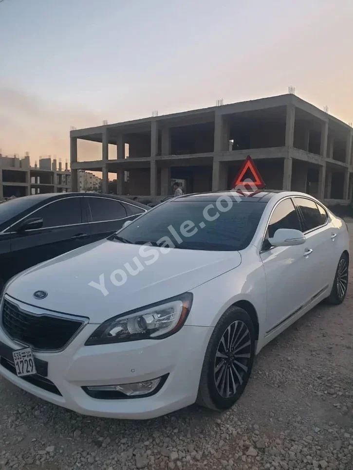 Kia K7 2013 Automatic 144,000 km 4 Cylinder FWD Sedan White Gasoline